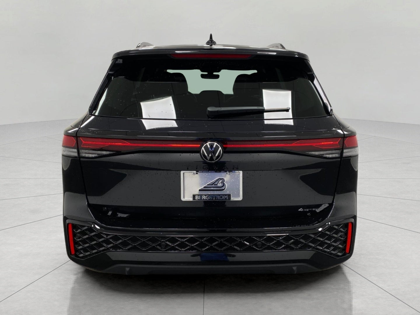 2026 Volkswagen Tiguan SE R-Line Black 4MOTION