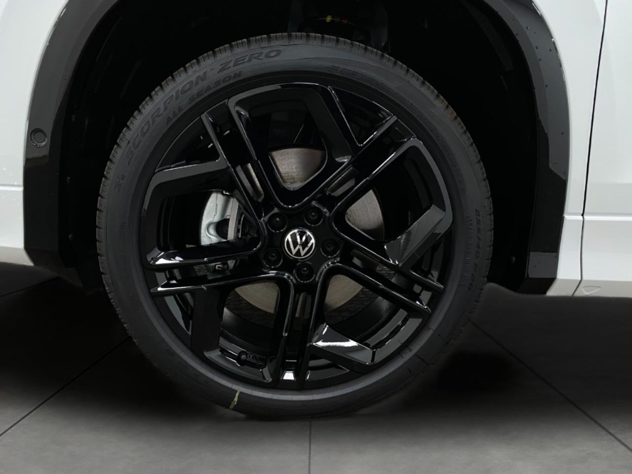 2026 Volkswagen Tiguan 2.0T SE R-Line Black 4MOTION