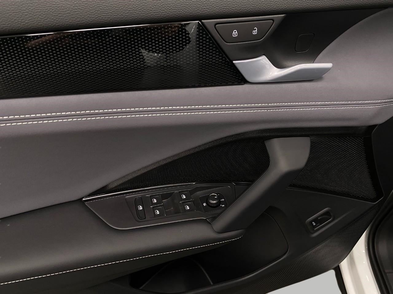 2026 Volkswagen Tiguan 2.0T SE R-Line Black 4MOTION