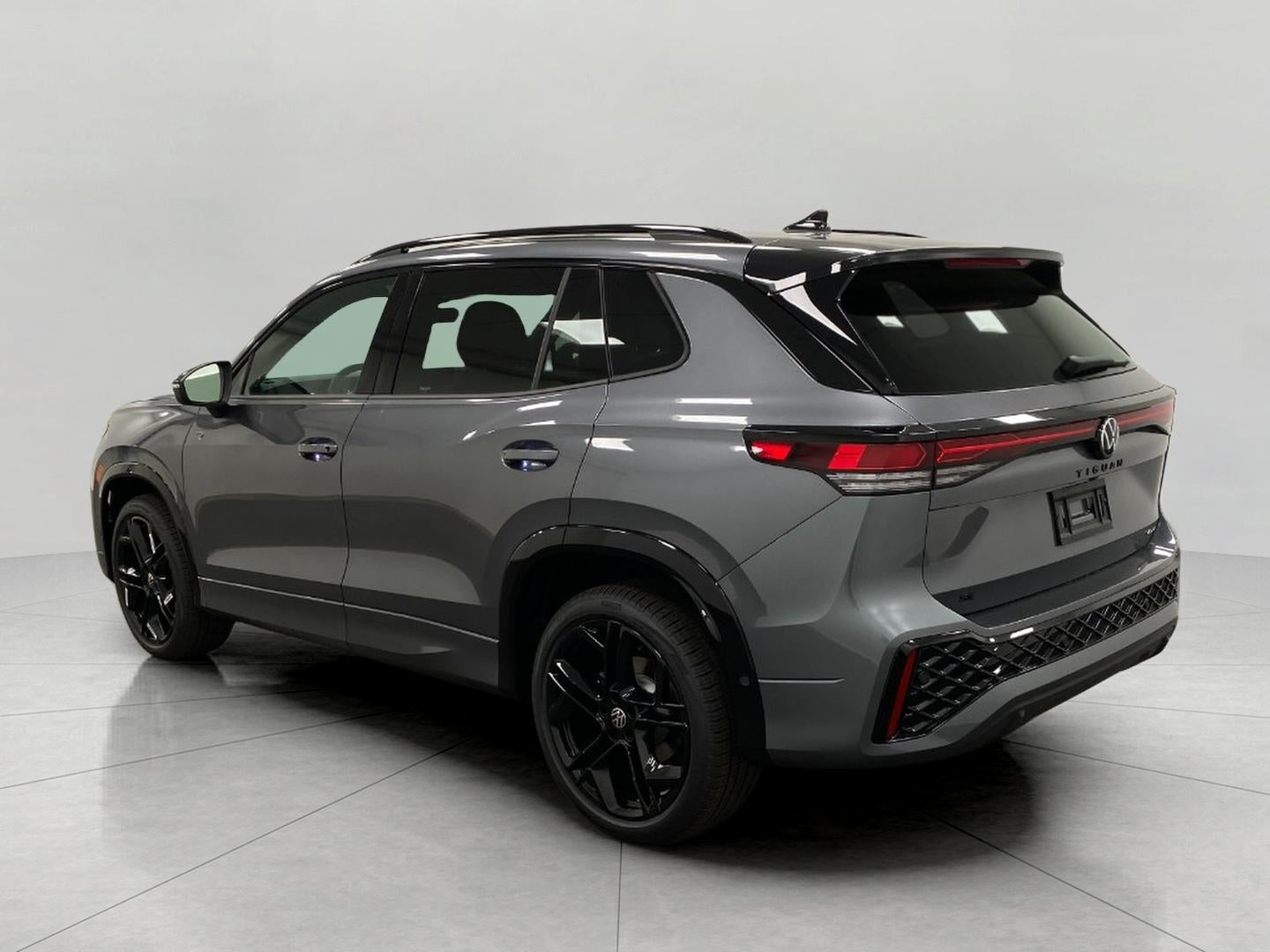 2026 Volkswagen Tiguan SE R-Line Black 4MOTION