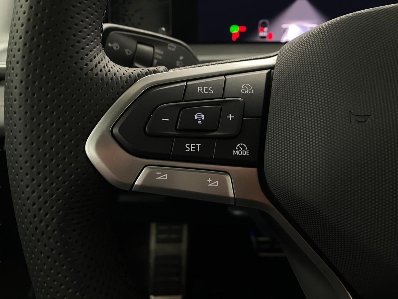 2026 Volkswagen Tiguan 2.0T SE R-Line Black 4MOTION