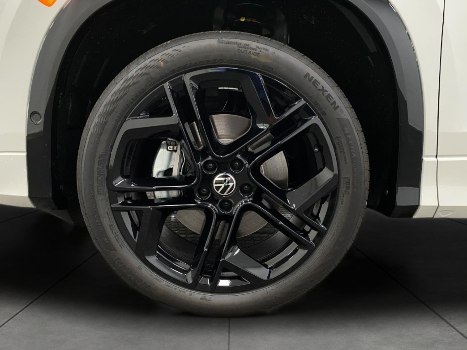 2026 Volkswagen Tiguan SE R-Line Black 4MOTION