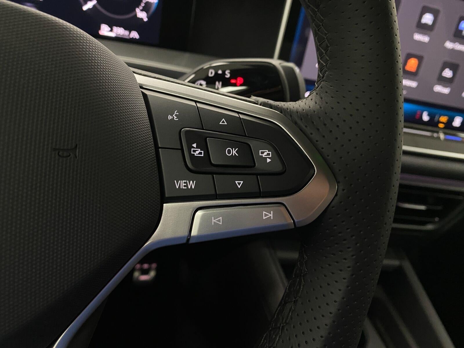 2026 Volkswagen Tiguan SE R-Line Black 4MOTION