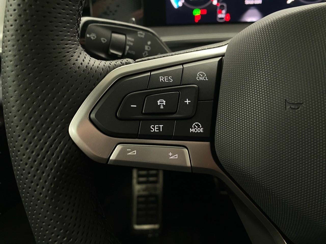 2026 Volkswagen Tiguan 2.0T SE R-Line Black 4MOTION