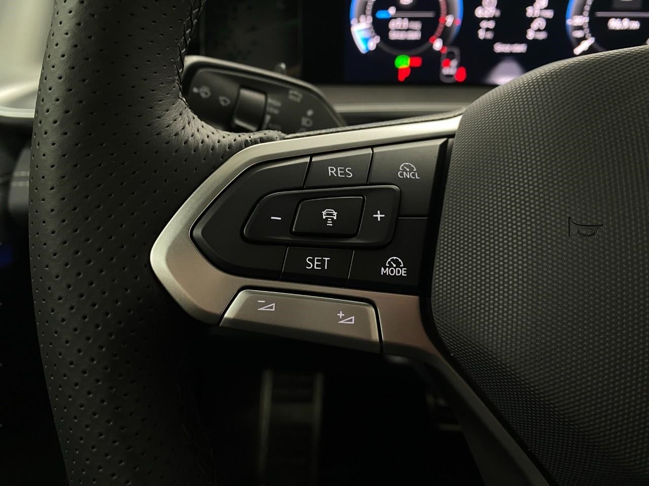 2026 Volkswagen Tiguan SE R-Line Black 4MOTION