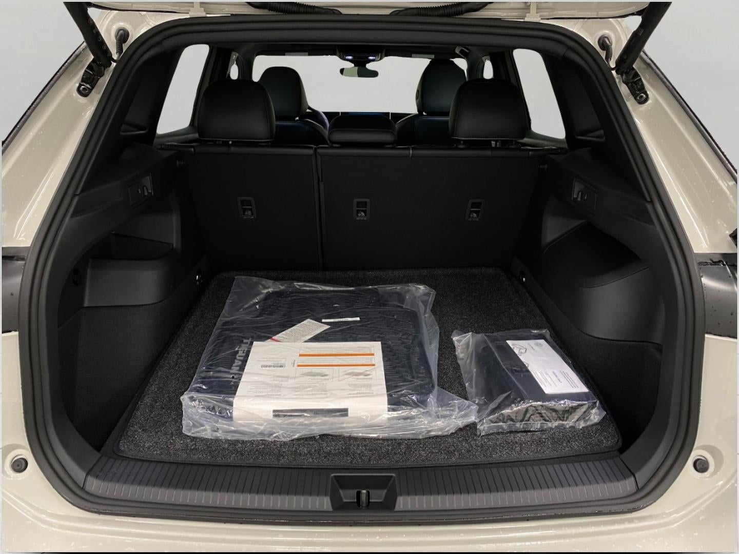 2026 Volkswagen Tiguan SE R-Line Black 4MOTION