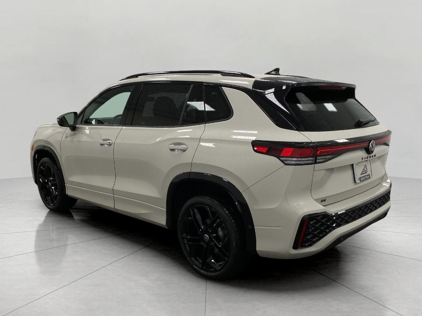 2026 Volkswagen Tiguan SE R-Line Black 4MOTION