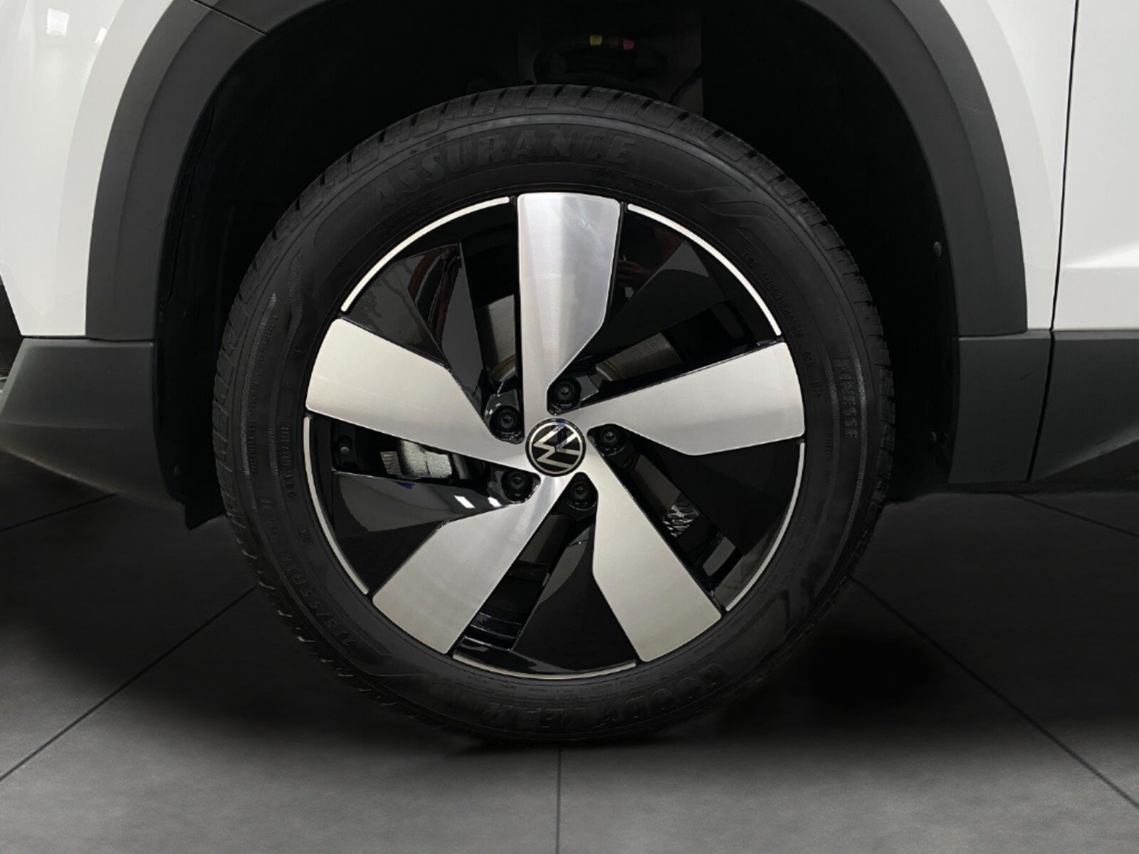 2023 Volkswagen Taos S 4MOTION
