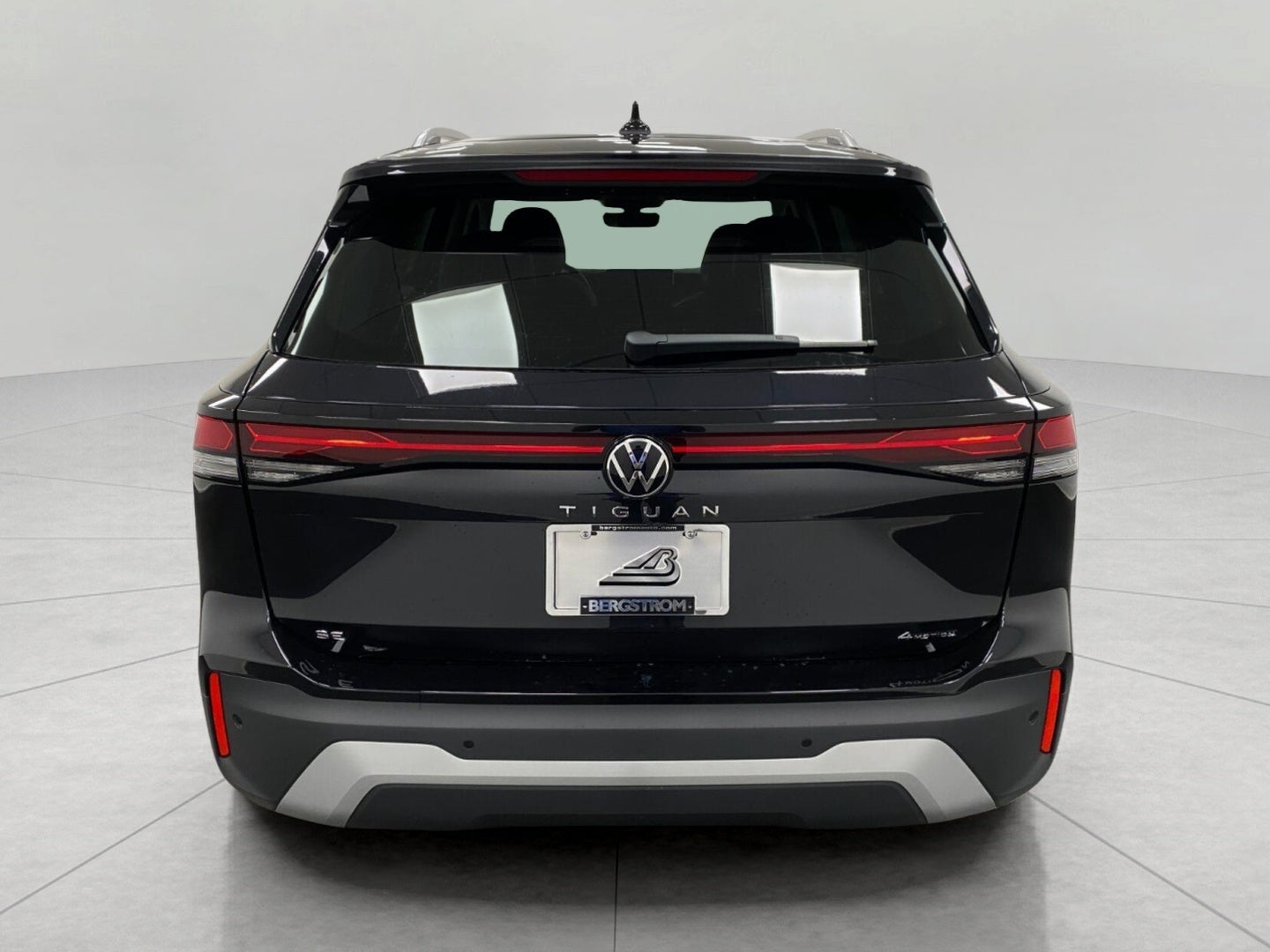 2026 Volkswagen Tiguan SE 4MOTION