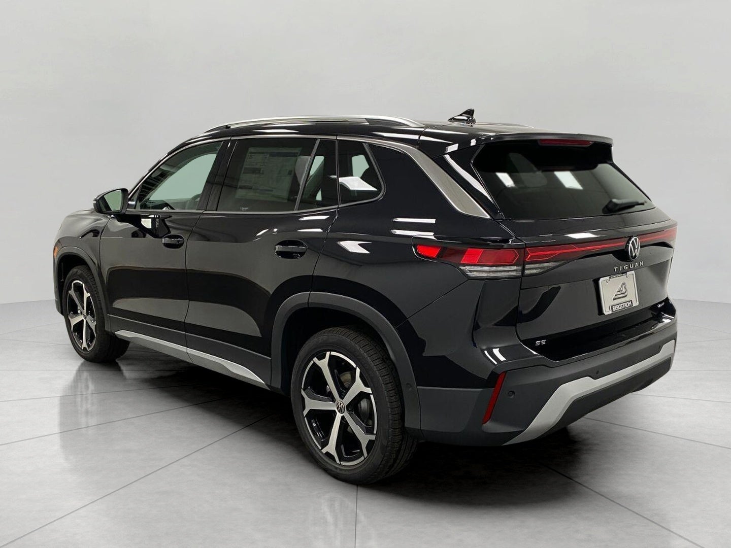 2026 Volkswagen Tiguan SE 4MOTION