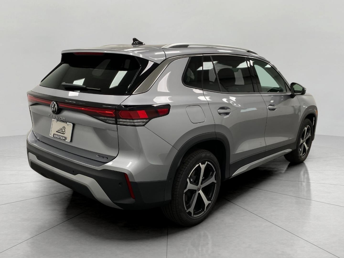 2025 Volkswagen Tiguan 2.0T SE 4MOTION