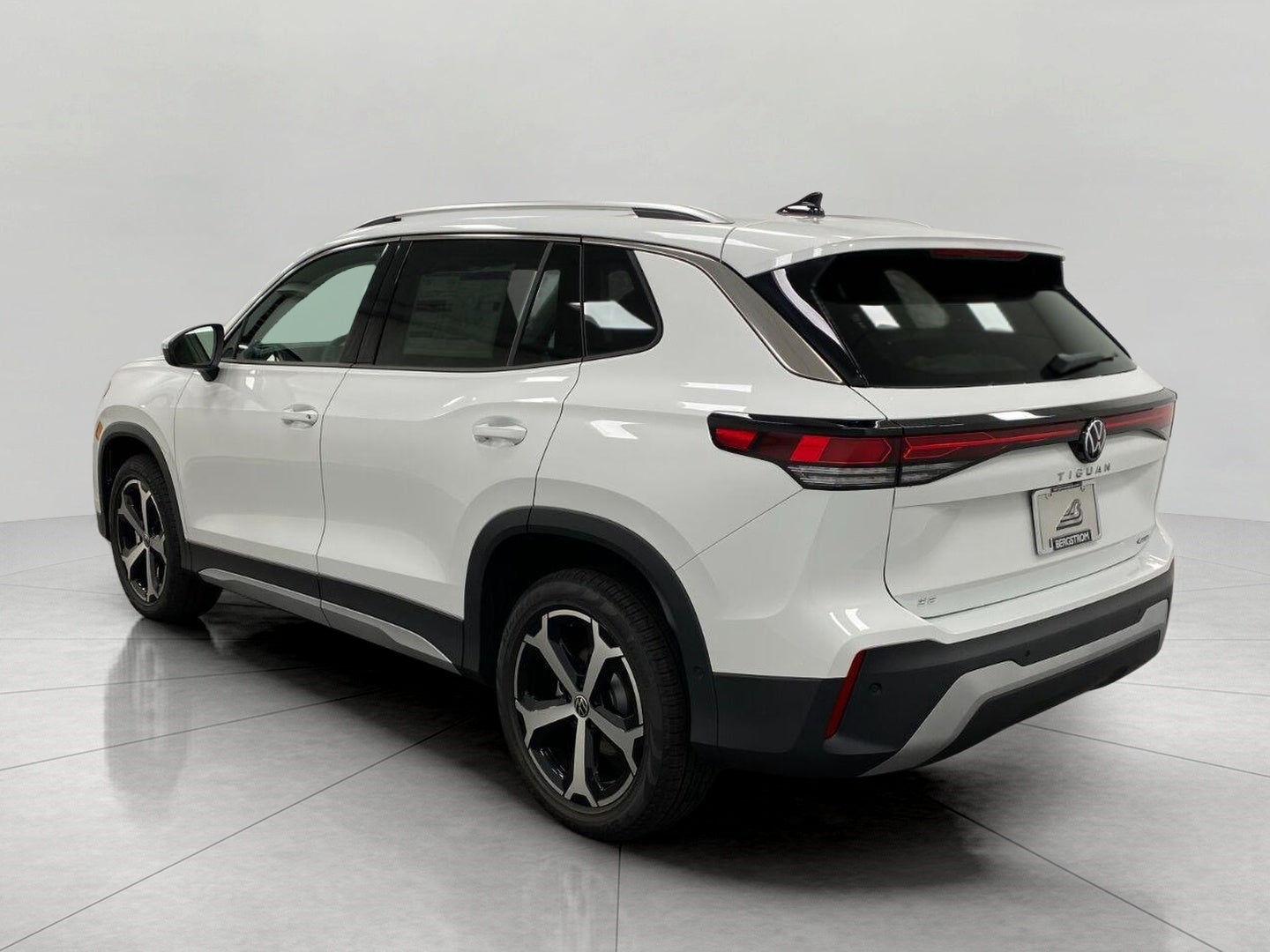 2026 Volkswagen Tiguan SE 4MOTION