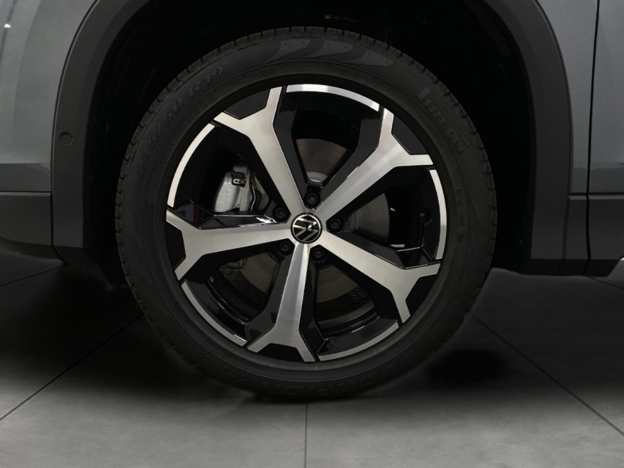 2025 Volkswagen Tiguan 2.0T SE 4MOTION