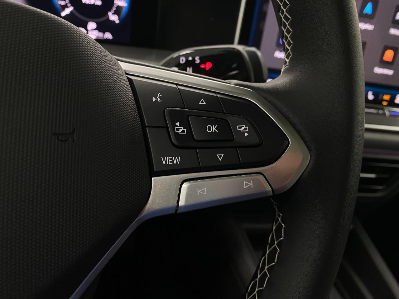 2025 Volkswagen Tiguan 2.0T SE 4MOTION