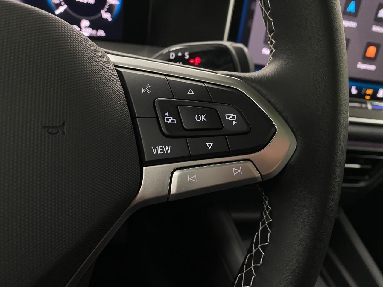 2025 Volkswagen Tiguan 2.0T SE 4MOTION