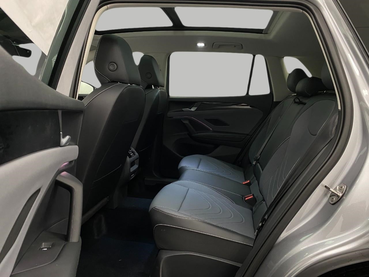 2025 Volkswagen Tiguan 2.0T SE 4MOTION