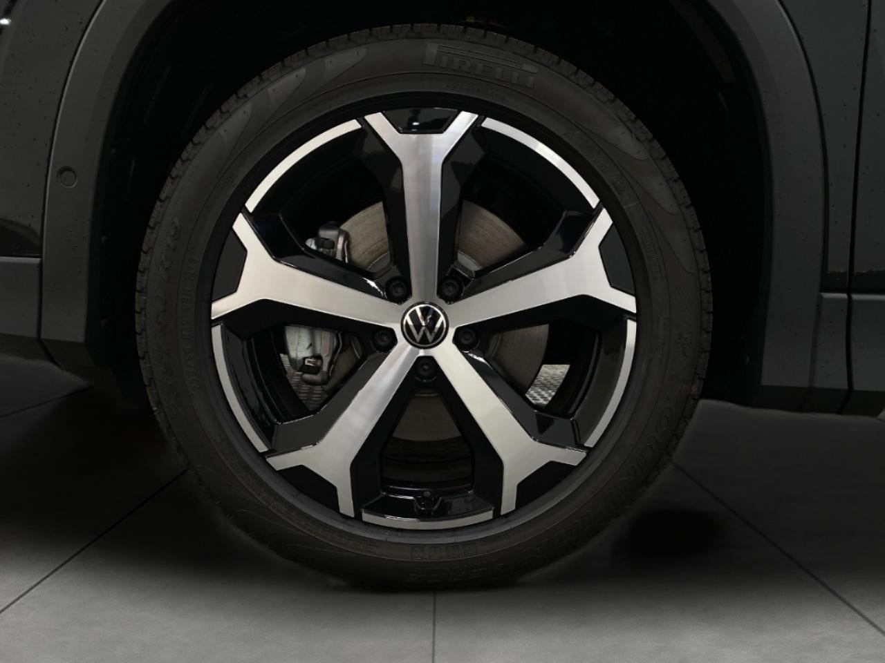 2025 Volkswagen Tiguan 2.0T SE 4MOTION