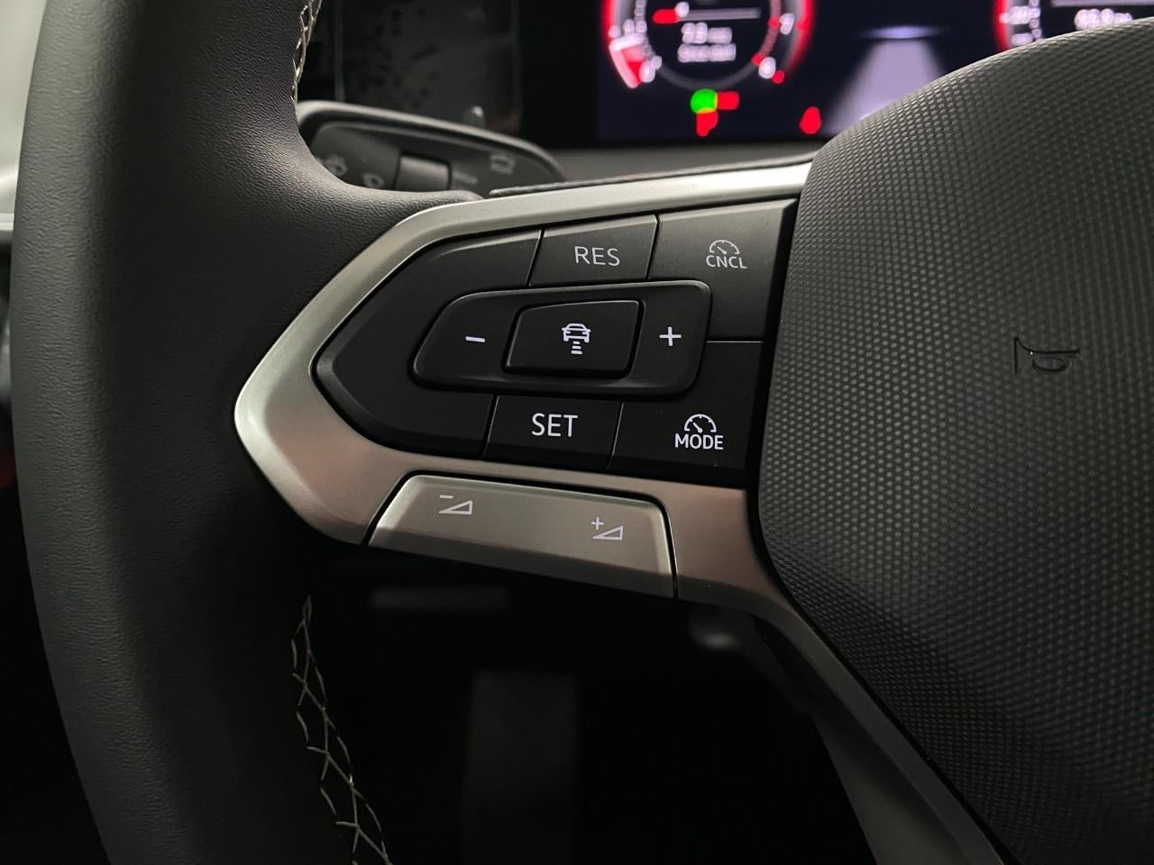 2025 Volkswagen Tiguan 2.0T SE 4MOTION