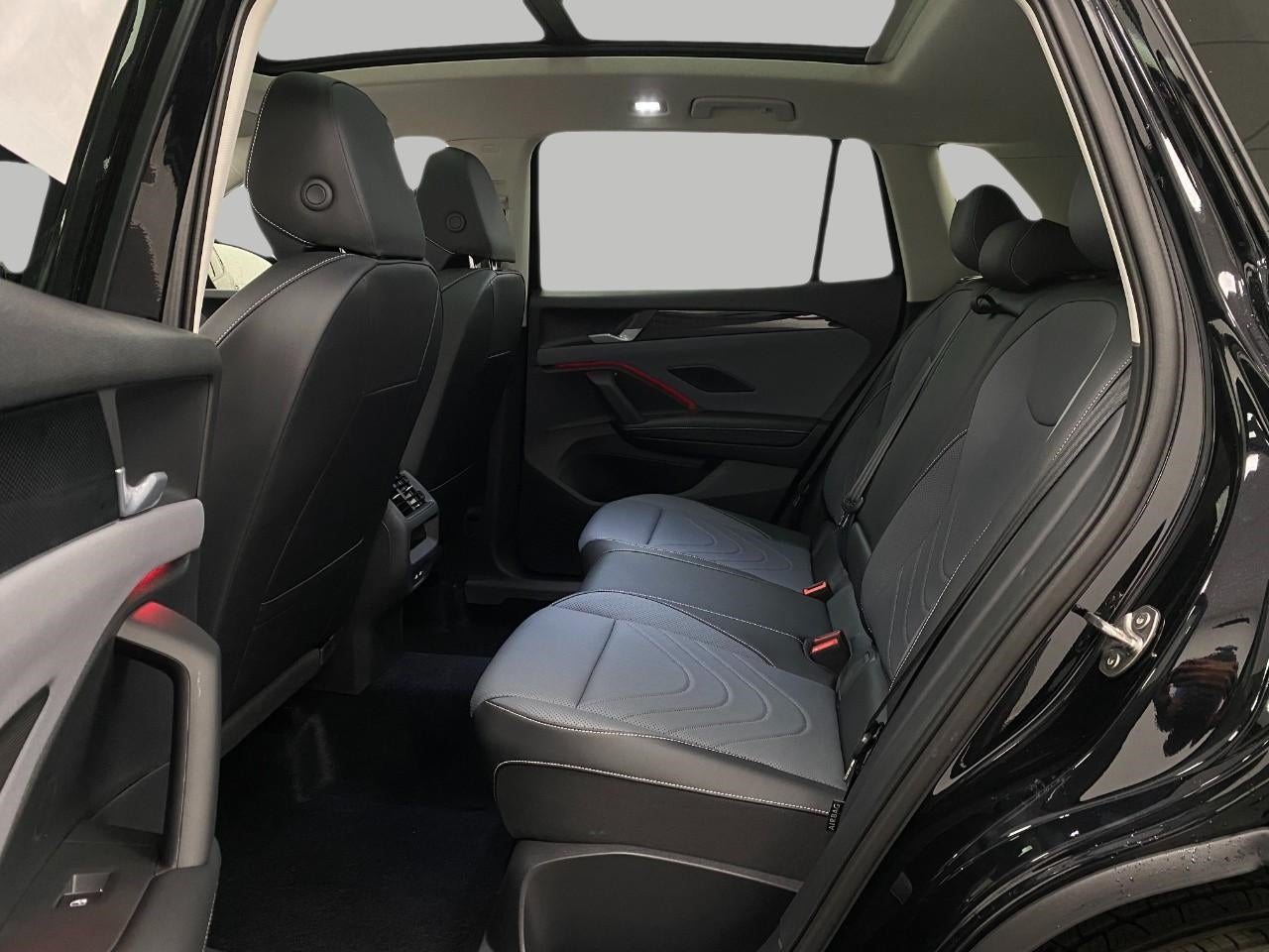 2025 Volkswagen Tiguan 2.0T SE 4MOTION