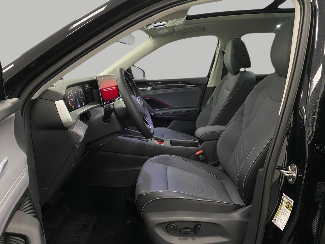 2025 Volkswagen Tiguan 2.0T SE 4MOTION