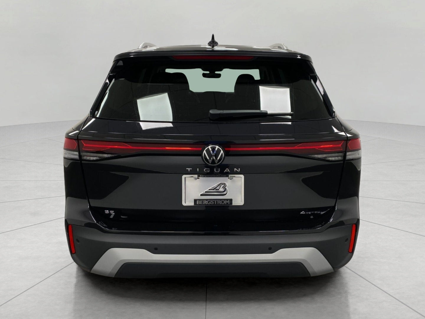 2026 Volkswagen Tiguan SE 4MOTION