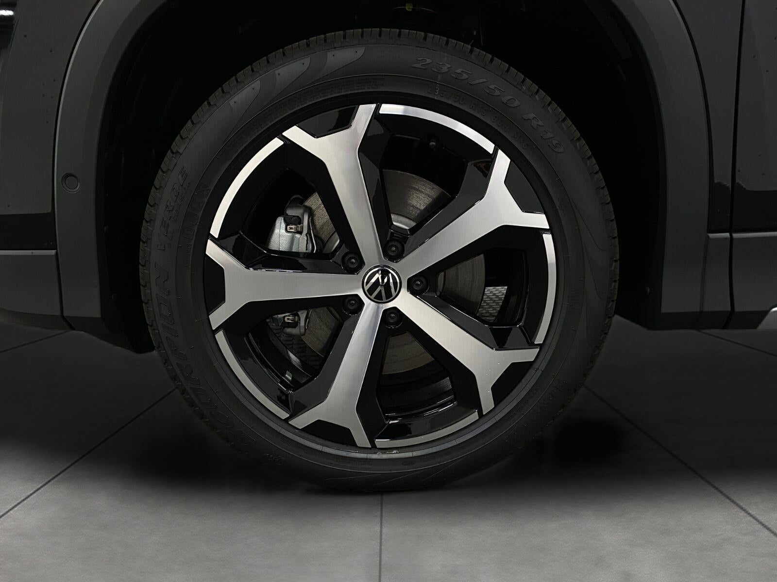2026 Volkswagen Tiguan SE 4MOTION
