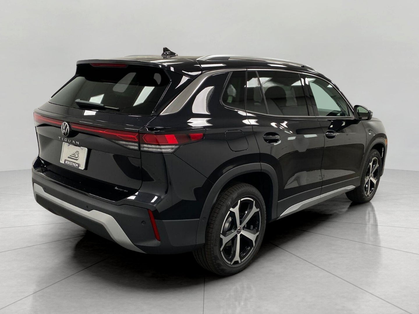 2026 Volkswagen Tiguan SE 4MOTION