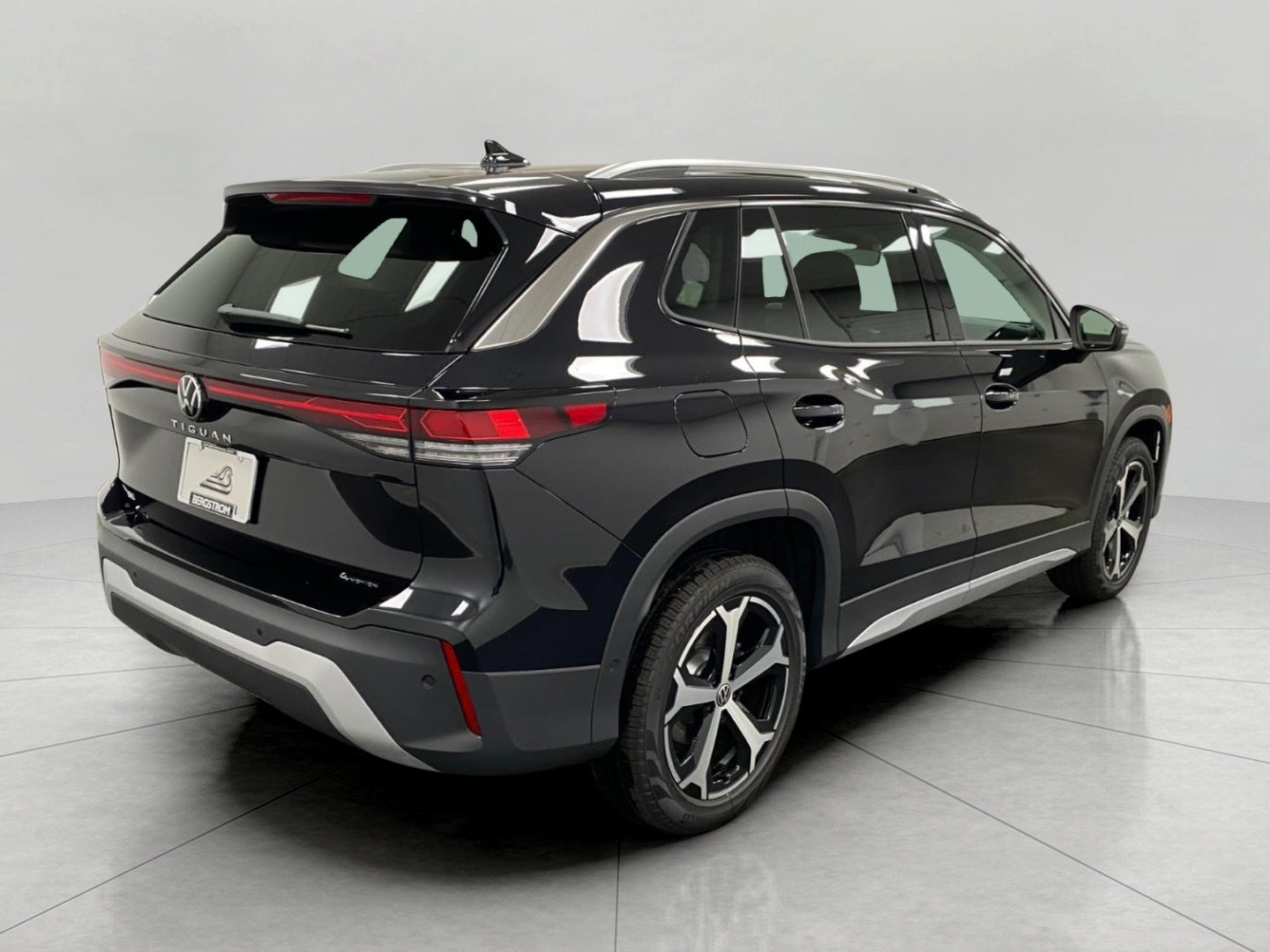 2026 Volkswagen Tiguan SE 4MOTION
