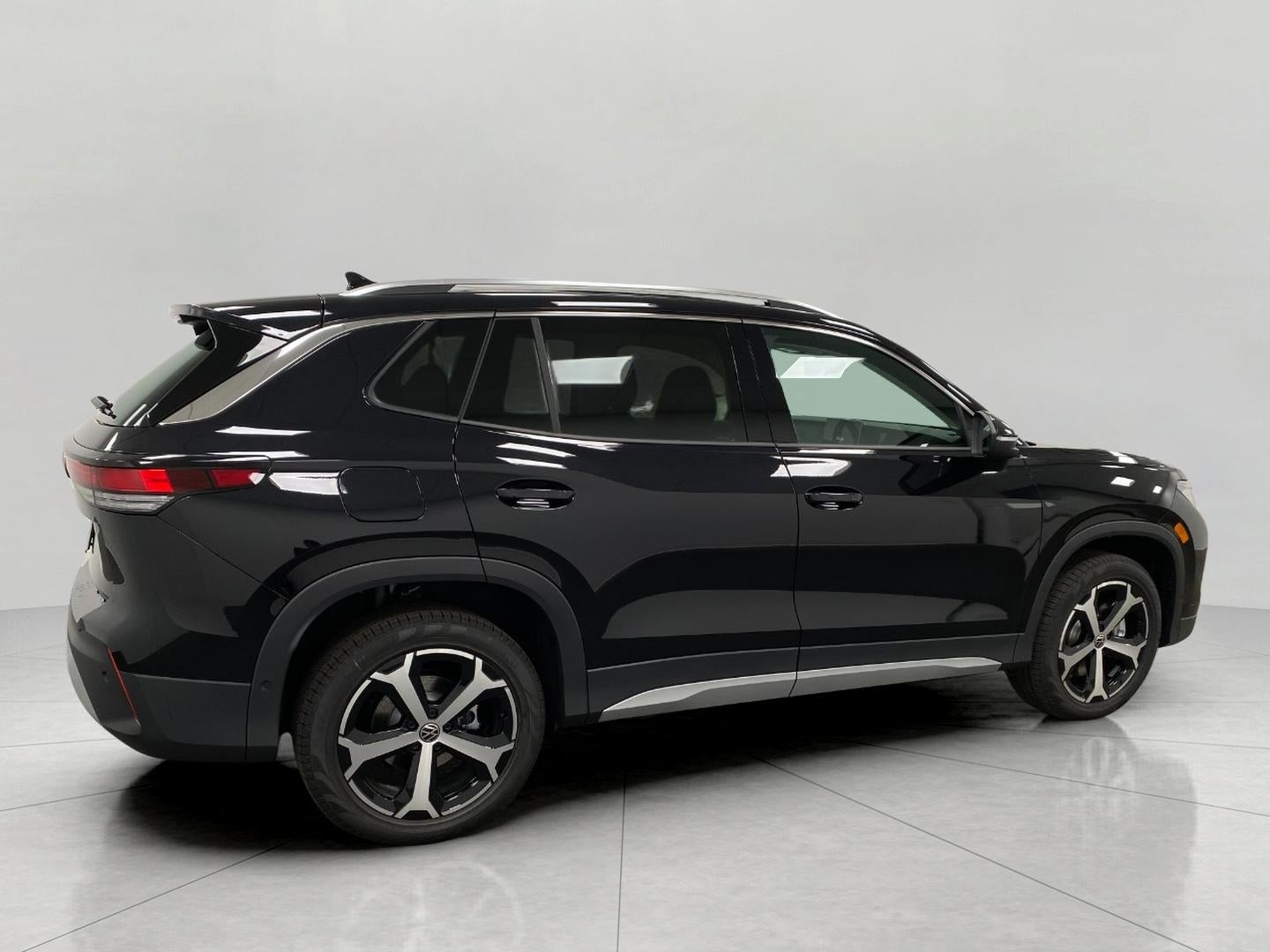 2025 Volkswagen Tiguan 2.0T SE 4MOTION