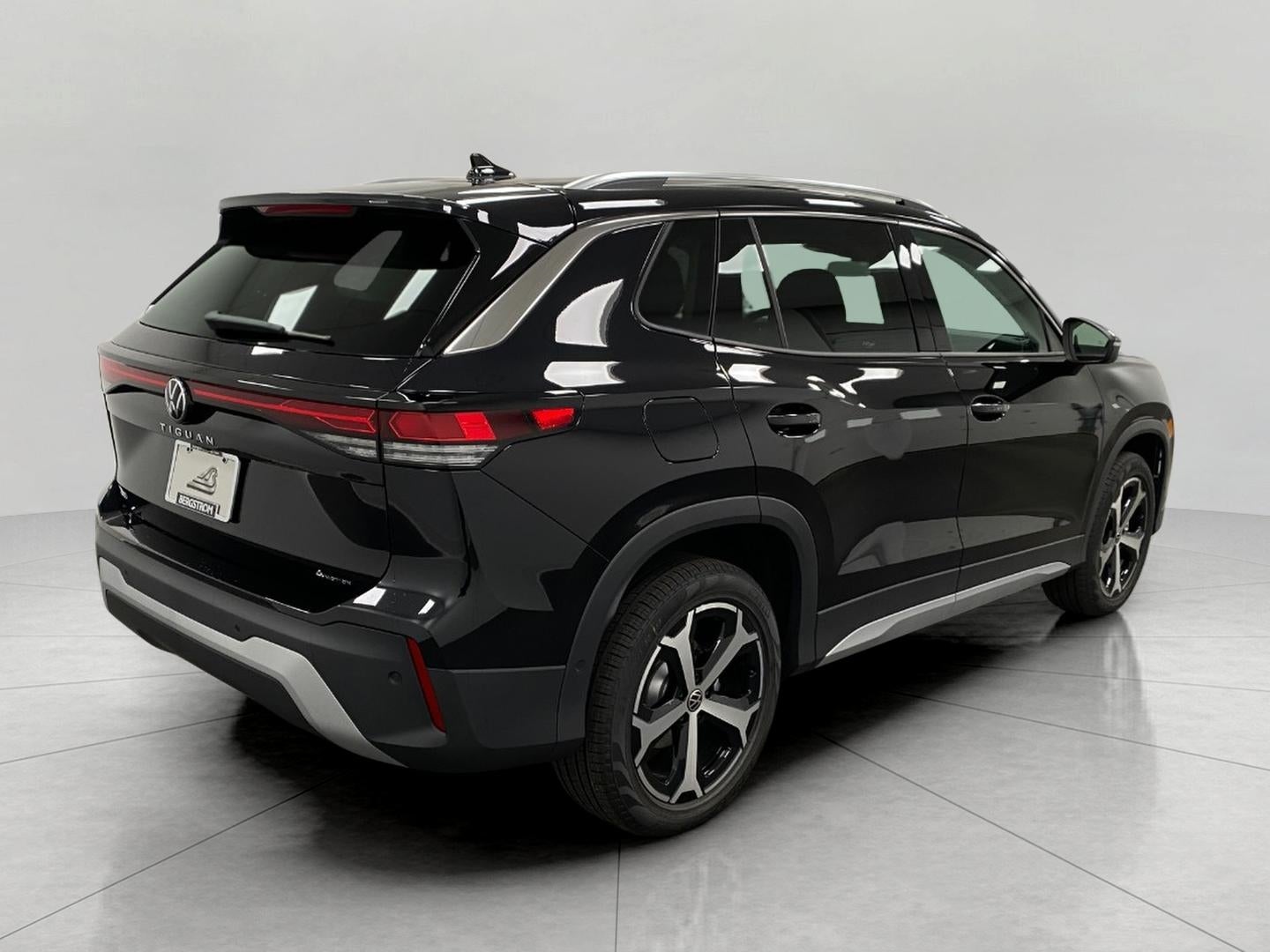 2025 Volkswagen Tiguan 2.0T SE 4MOTION