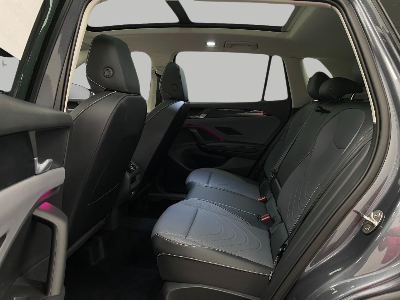 2025 Volkswagen Tiguan 2.0T SE 4MOTION