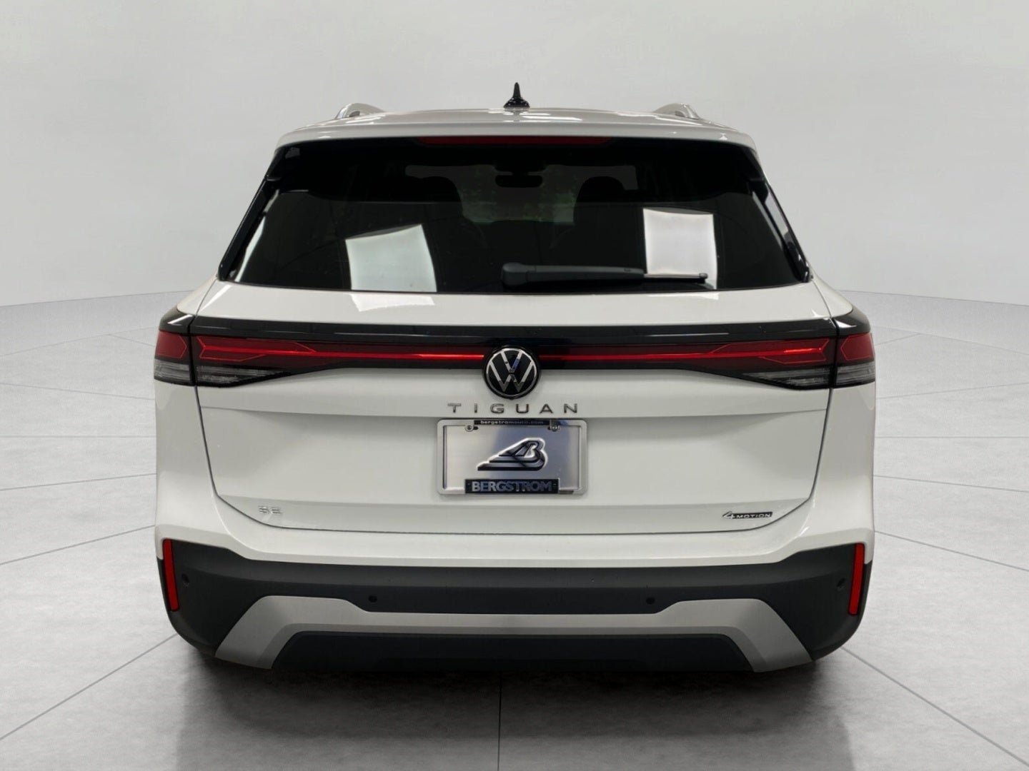 2026 Volkswagen Tiguan SE 4MOTION