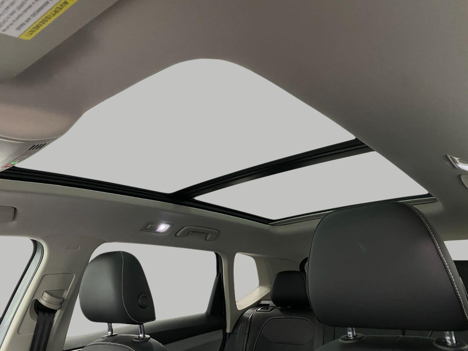 2022 Volkswagen Taos SE 4MOTION