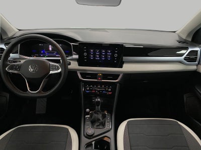 2026 Volkswagen Taos SE 4MOTION