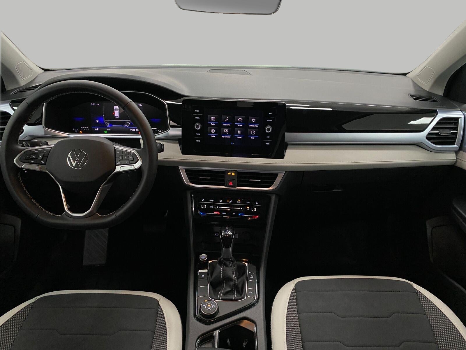 2026 Volkswagen Taos SE 4MOTION
