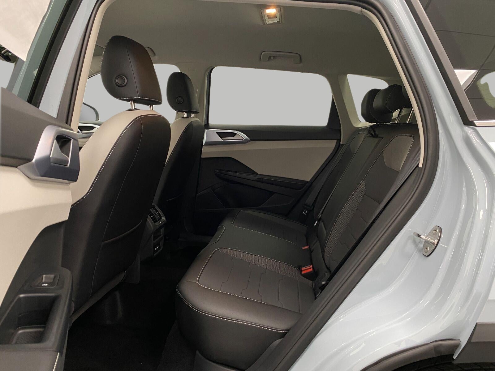 2026 Volkswagen Taos SE 4MOTION
