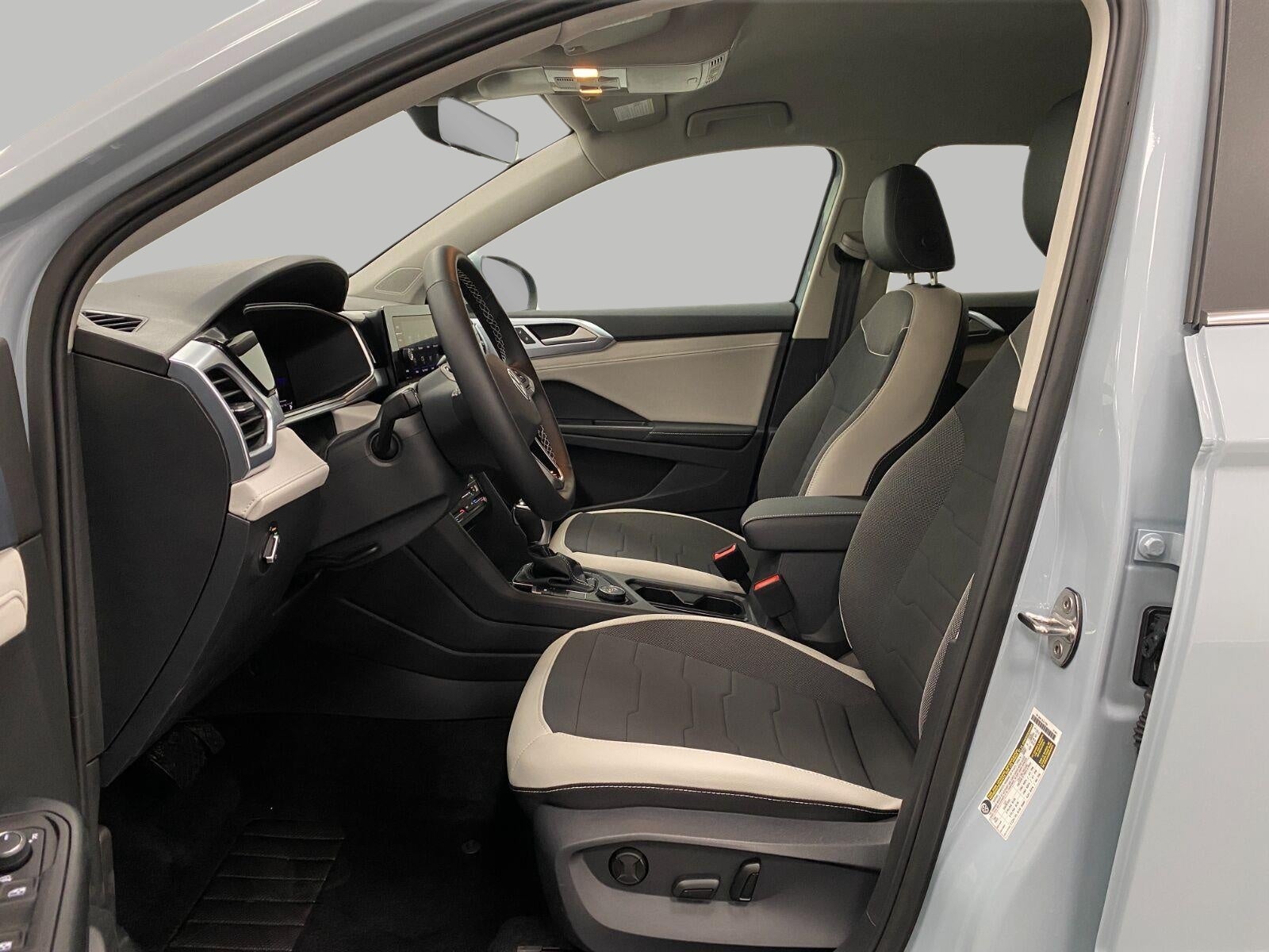 2026 Volkswagen Taos SE 4MOTION