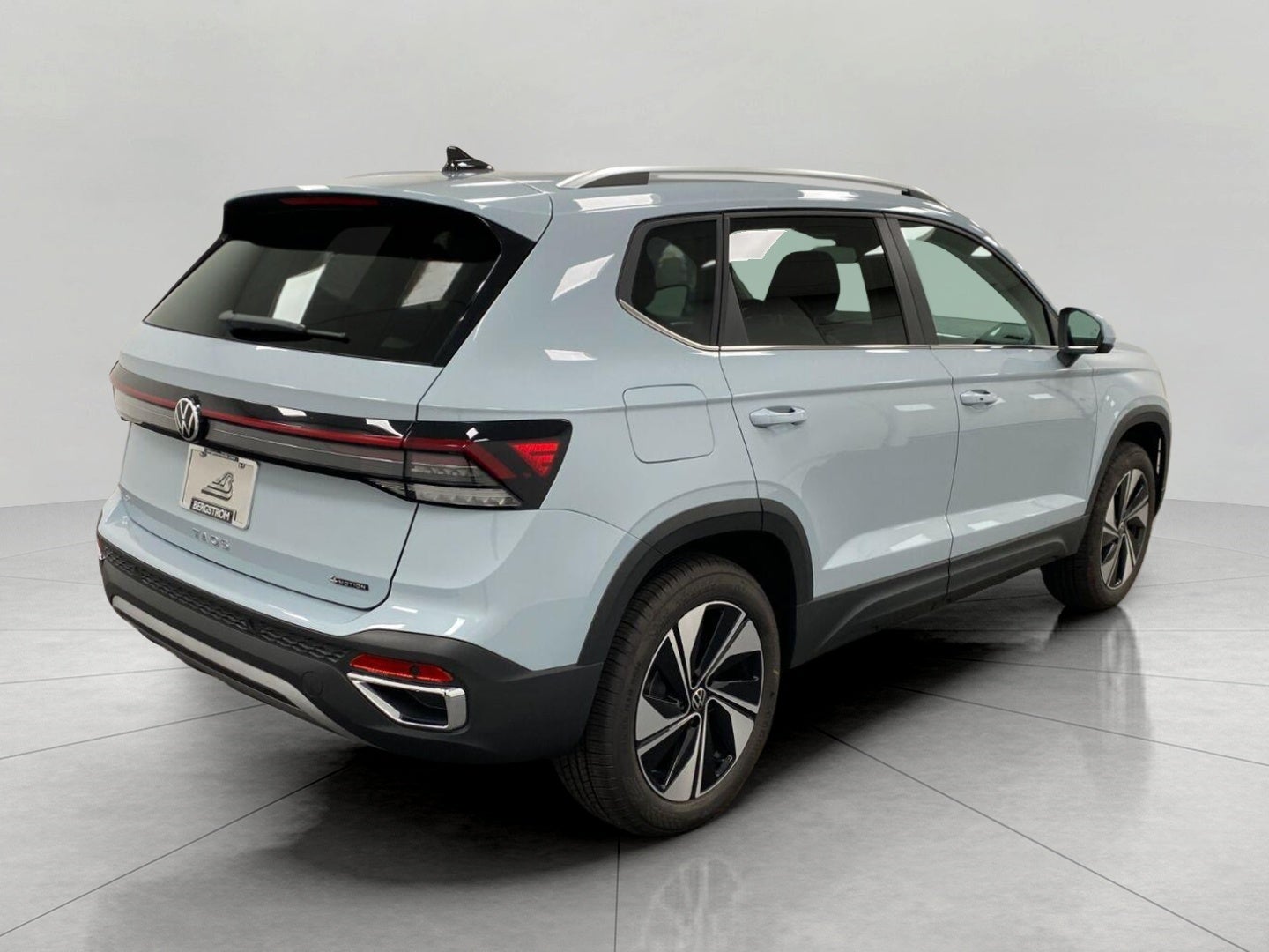 2026 Volkswagen Taos SE 4MOTION