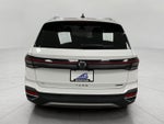 2025 Volkswagen Taos SE 4MOTION