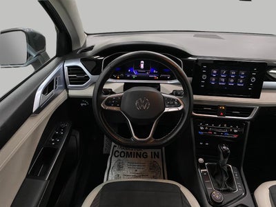 2025 Volkswagen Taos SE 4MOTION