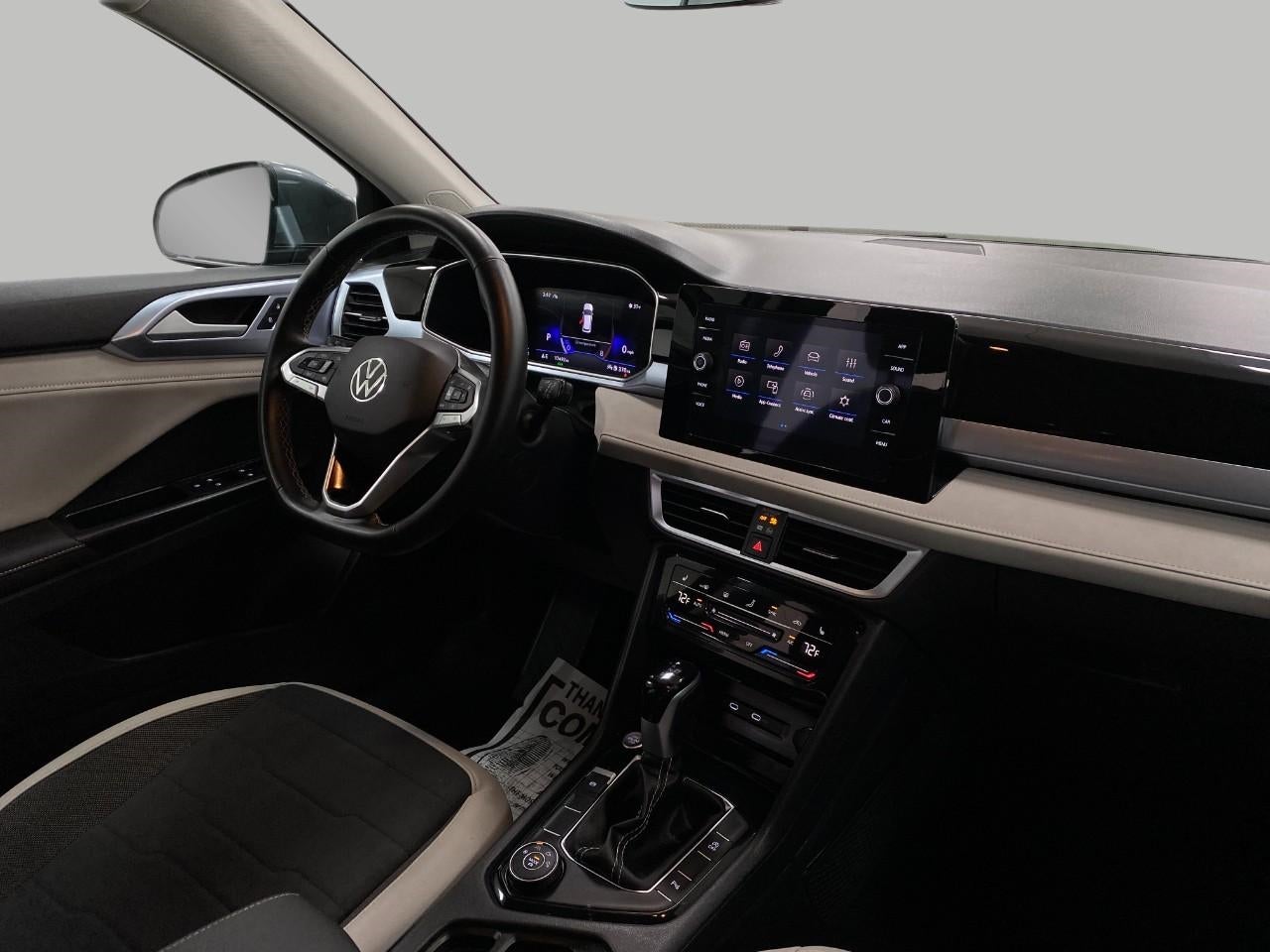 2025 Volkswagen Taos SE 4MOTION