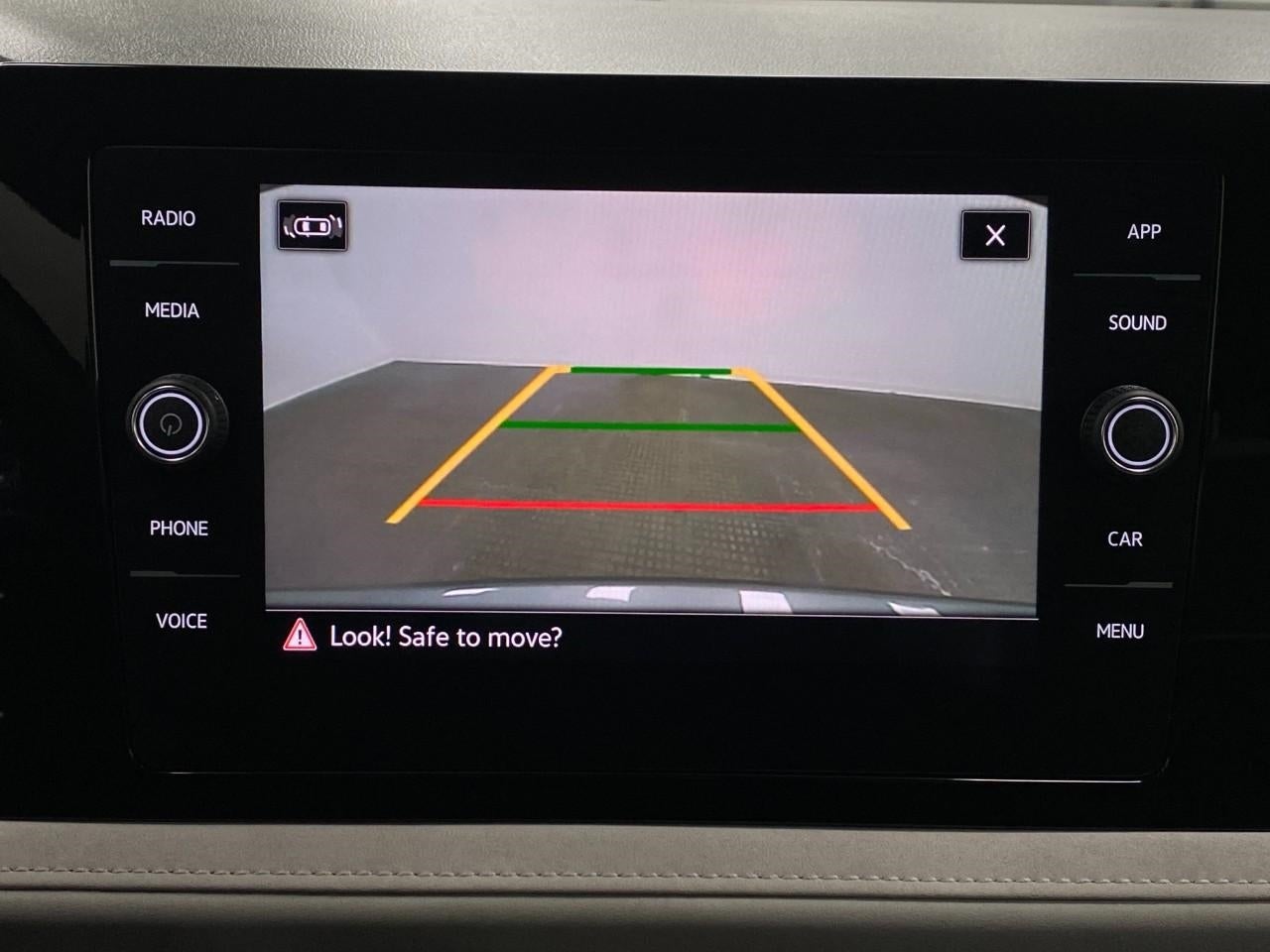 2025 Volkswagen Taos SE 4MOTION