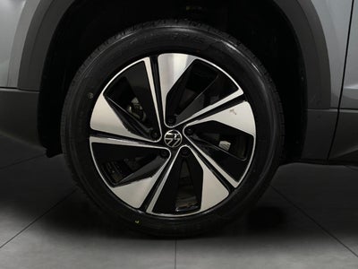 2025 Volkswagen Taos SE 4MOTION