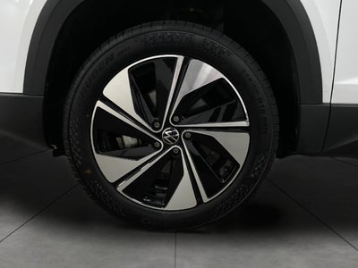 2025 Volkswagen Taos SE 4MOTION