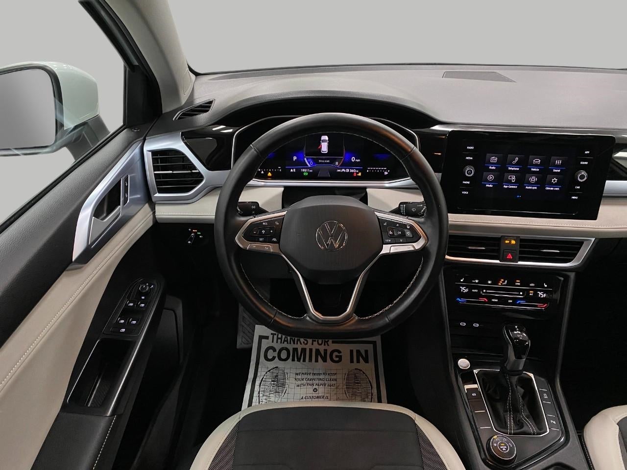 2025 Volkswagen Taos SE 4MOTION