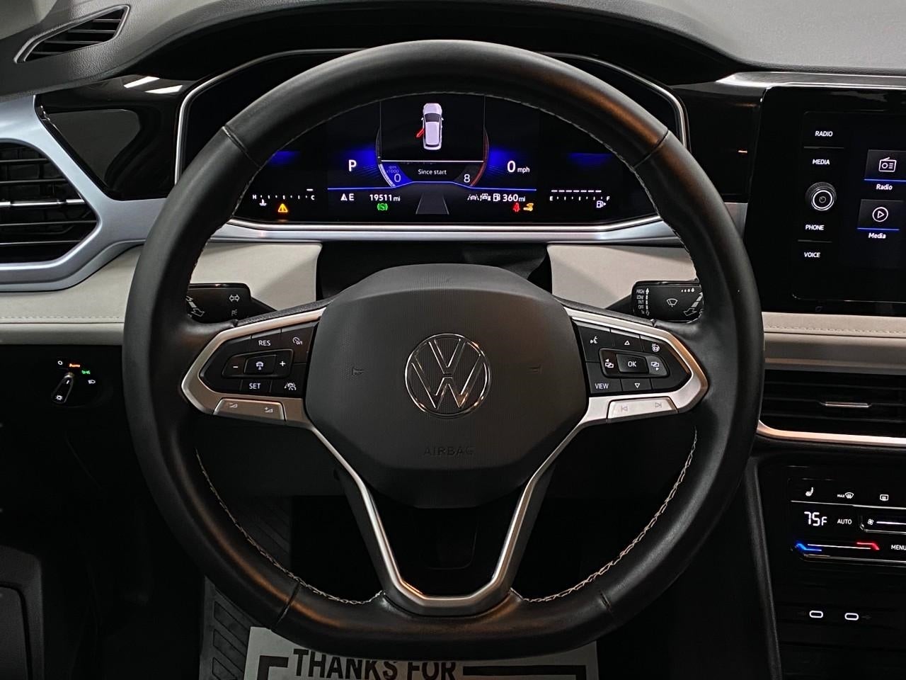 2025 Volkswagen Taos SE 4MOTION