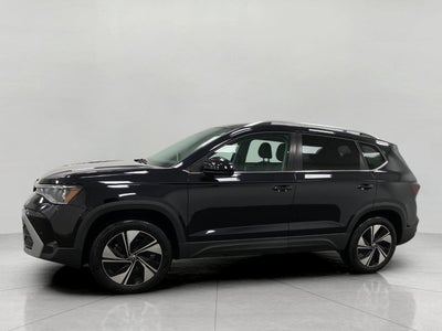 2025 Volkswagen Taos SE 4MOTION