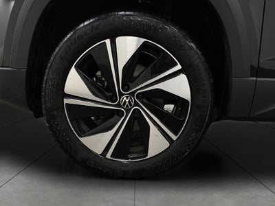 2025 Volkswagen Taos SE 4MOTION