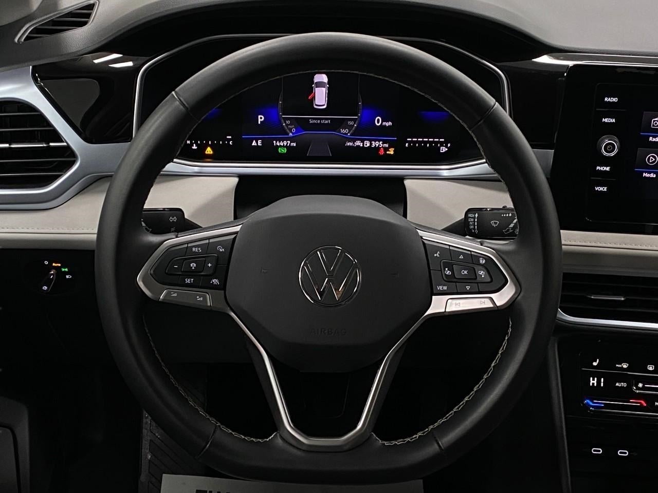 2025 Volkswagen Taos SE 4MOTION