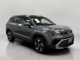 2025 Volkswagen Taos SE 4MOTION